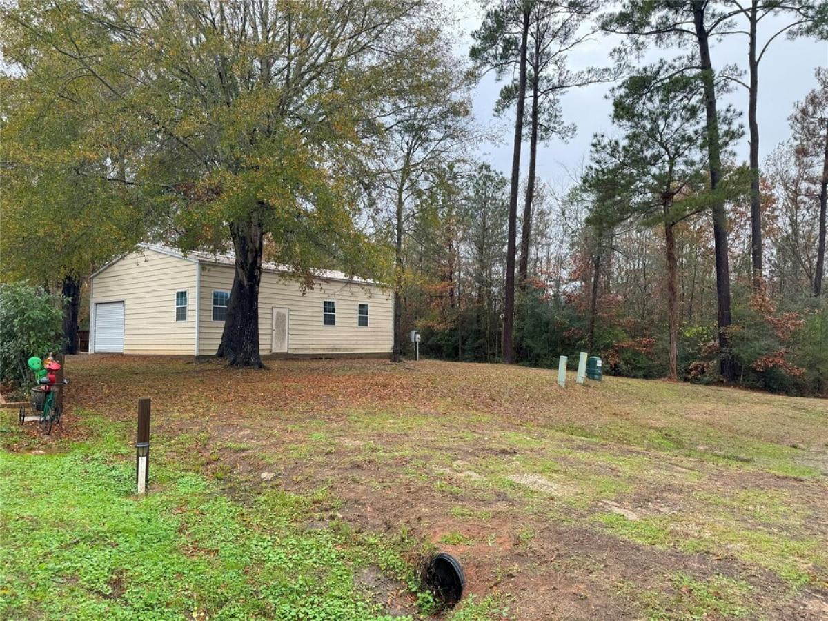 Picture of Home For Sale in Point Blank, Texas, United States