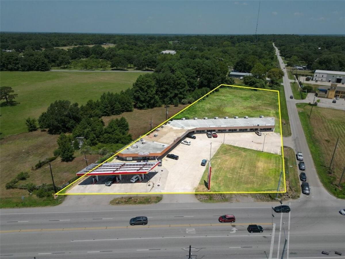 Picture of Residential Land For Sale in Tomball, Texas, United States