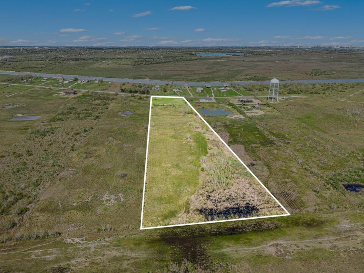 Picture of Home For Sale in Hitchcock, Texas, United States