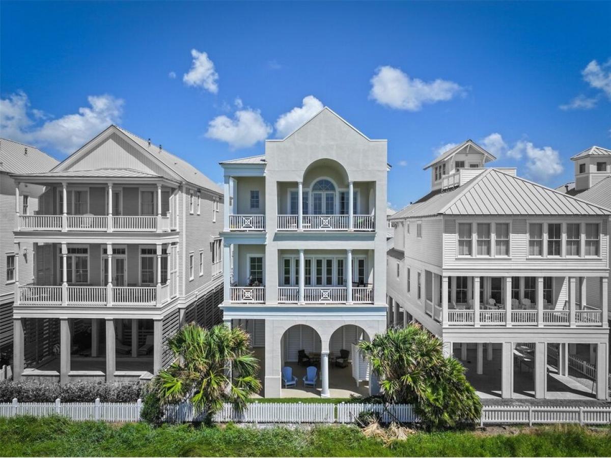 Picture of Home For Sale in Galveston, Texas, United States