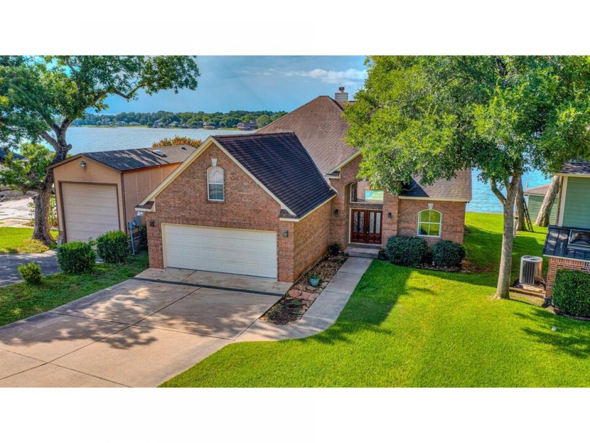 Picture of Home For Sale in Montgomery, Texas, United States