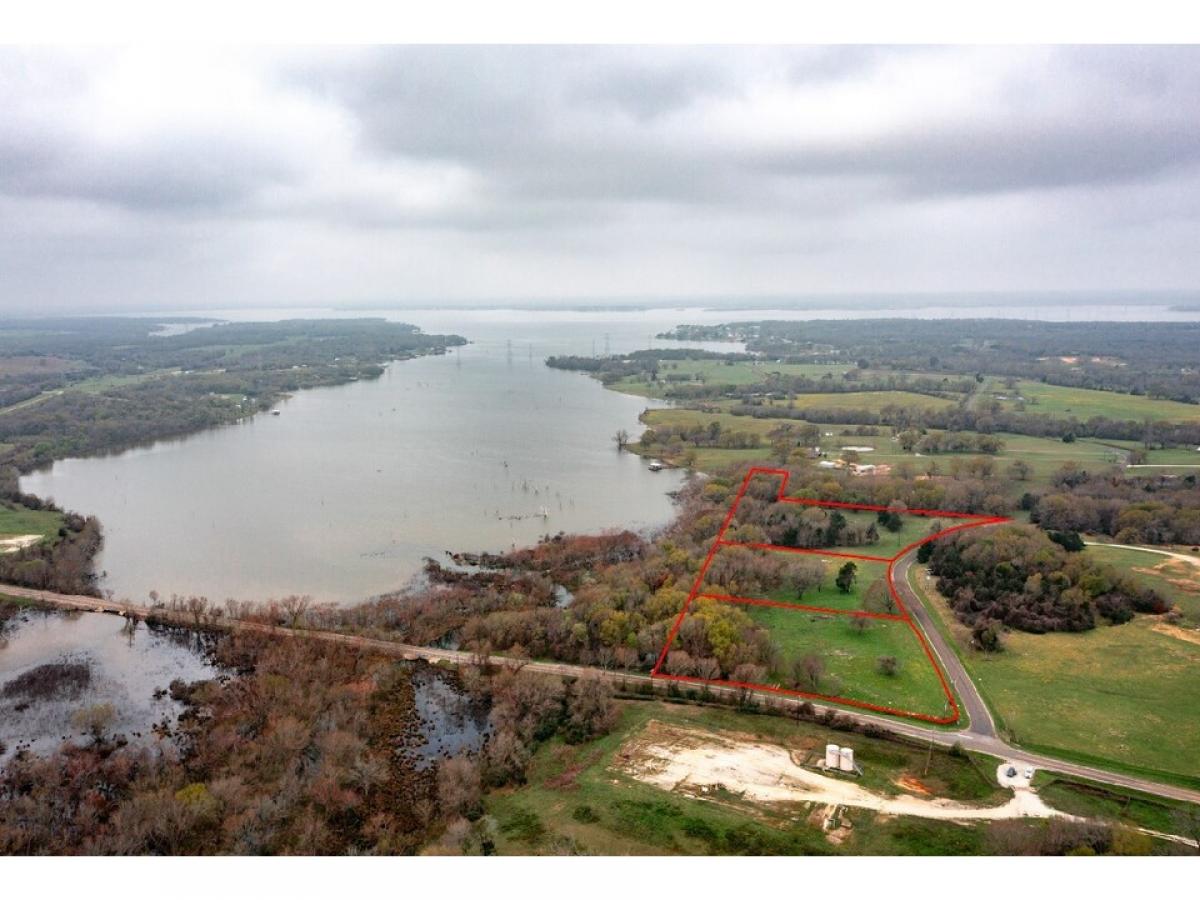 Picture of Home For Sale in Jewett, Texas, United States