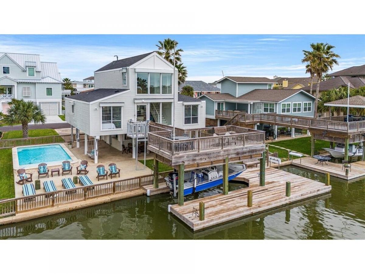 Picture of Home For Sale in Galveston, Texas, United States