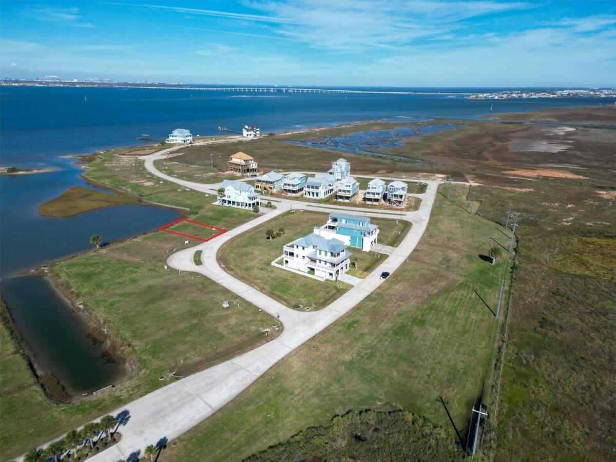 Picture of Home For Sale in Galveston, Texas, United States