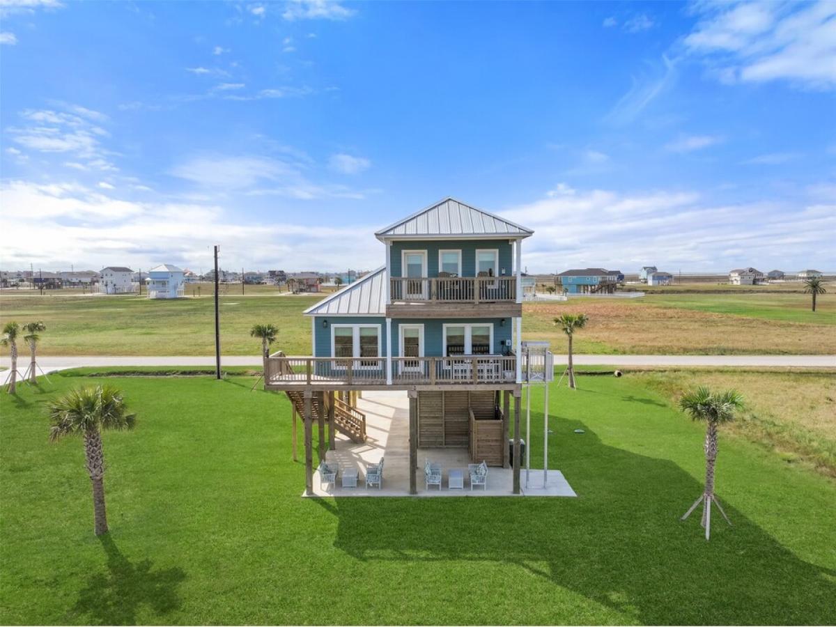 Picture of Home For Sale in Galveston, Texas, United States