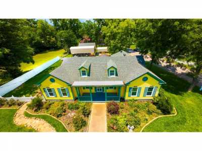 Home For Sale in Crockett, Texas