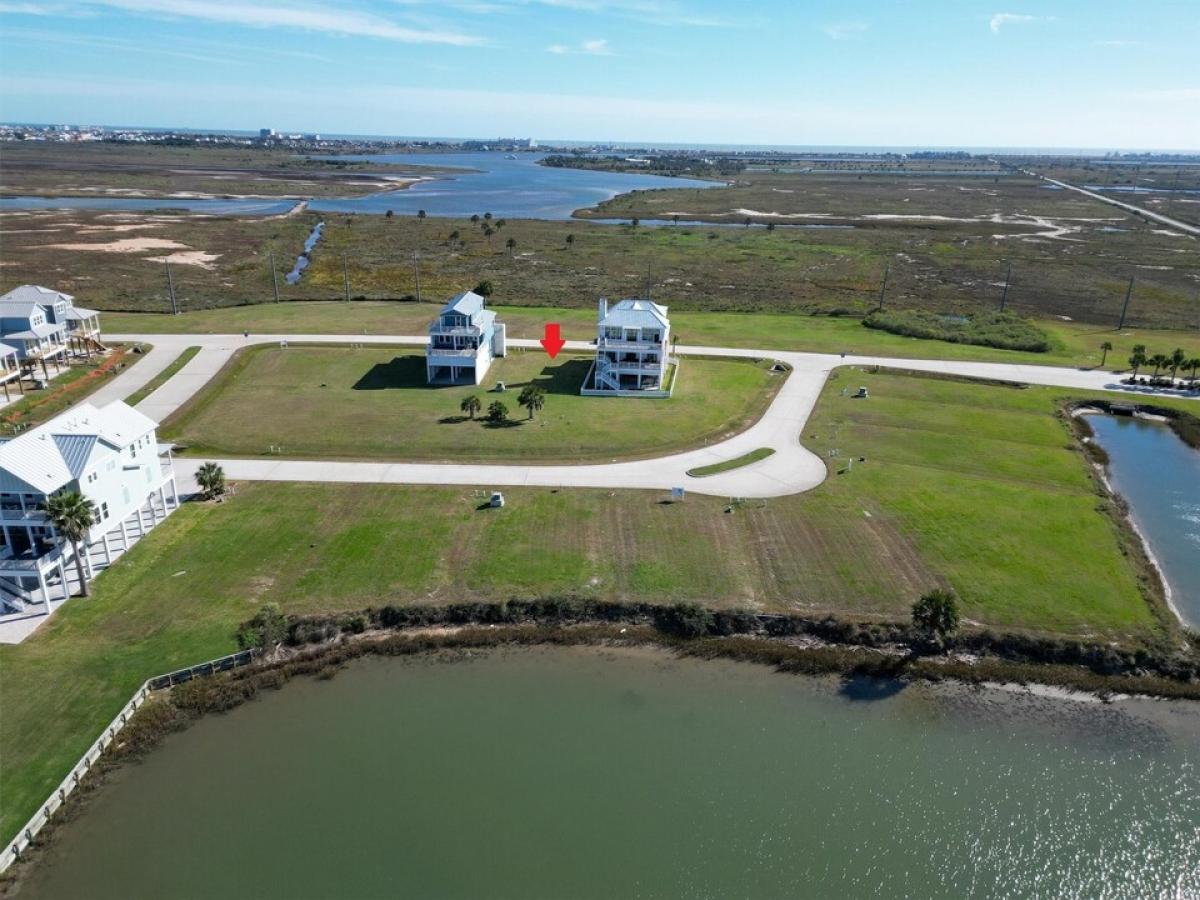 Picture of Home For Sale in Galveston, Texas, United States