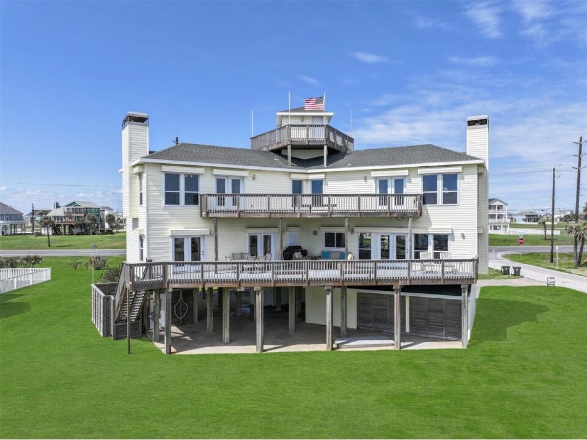 Picture of Home For Sale in Galveston, Texas, United States