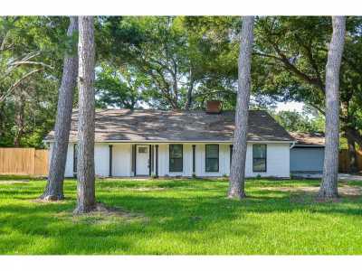 Home For Sale in Seabrook, Texas