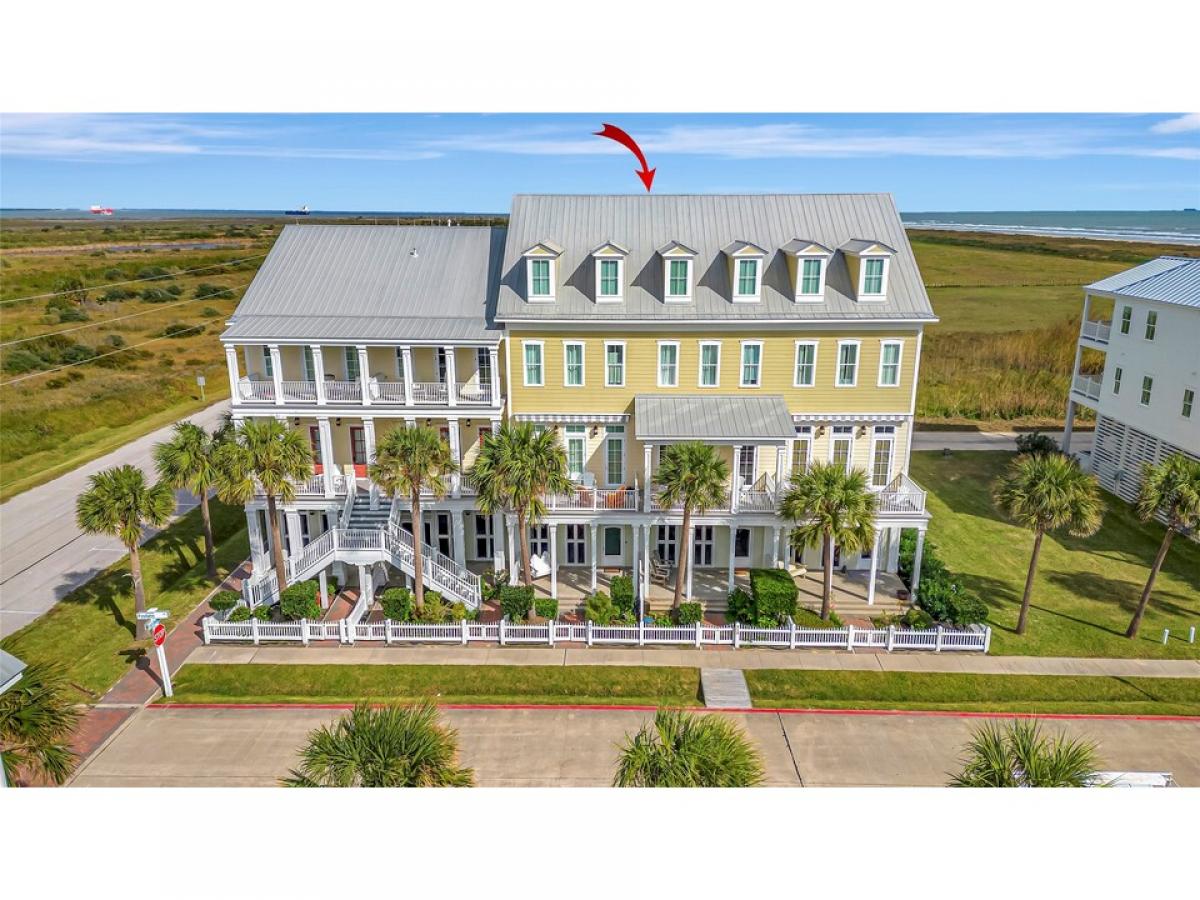 Picture of Home For Sale in Galveston, Texas, United States