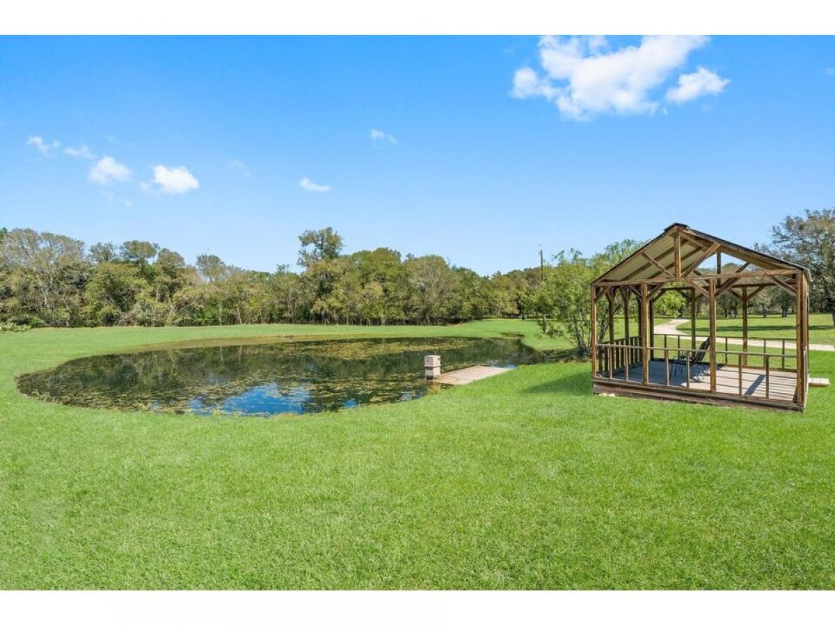 Picture of Residential Land For Sale in Gonzales, Texas, United States