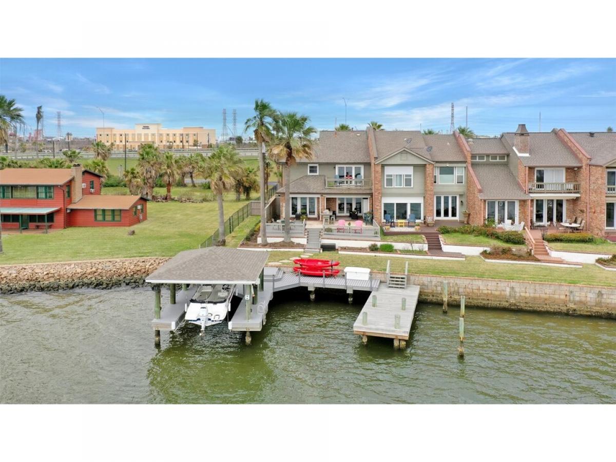 Picture of Home For Sale in Galveston, Texas, United States