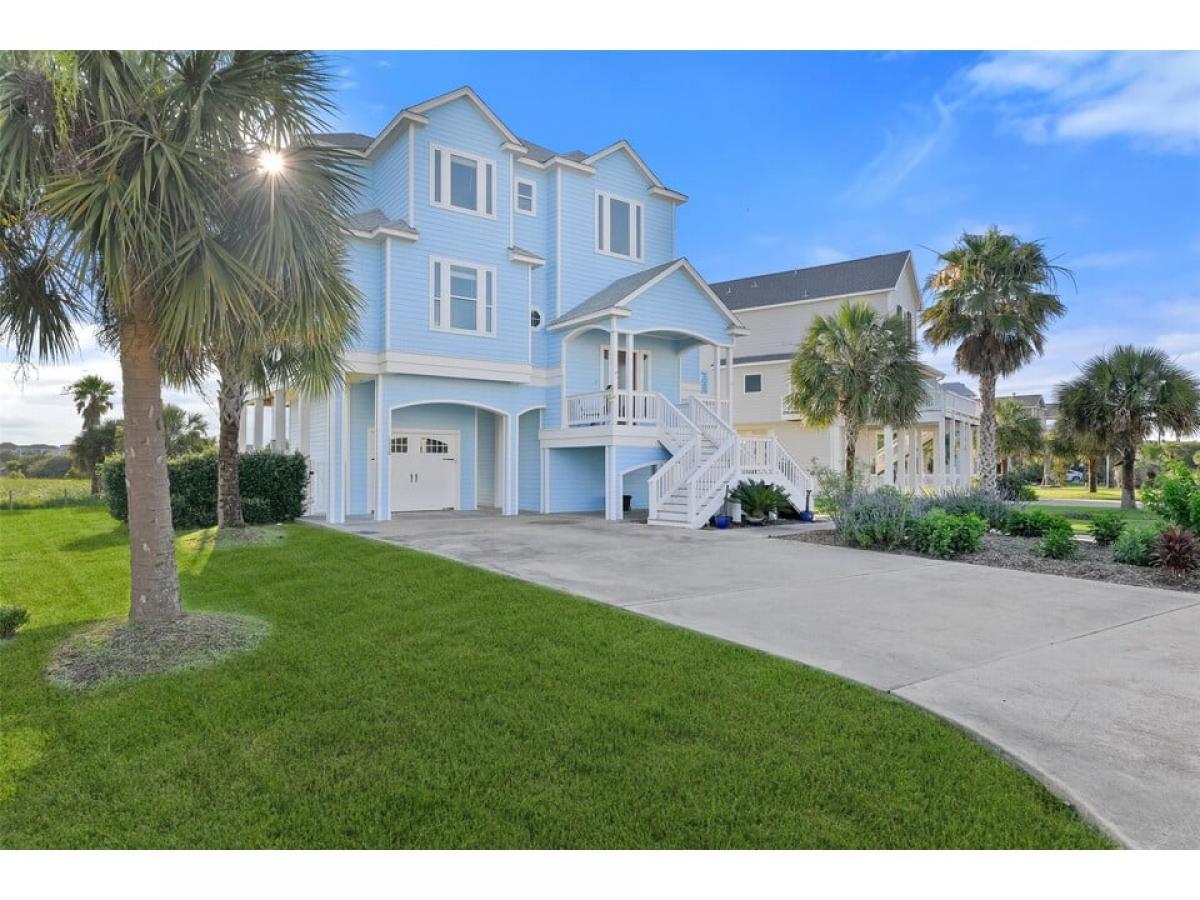 Picture of Home For Sale in Galveston, Texas, United States