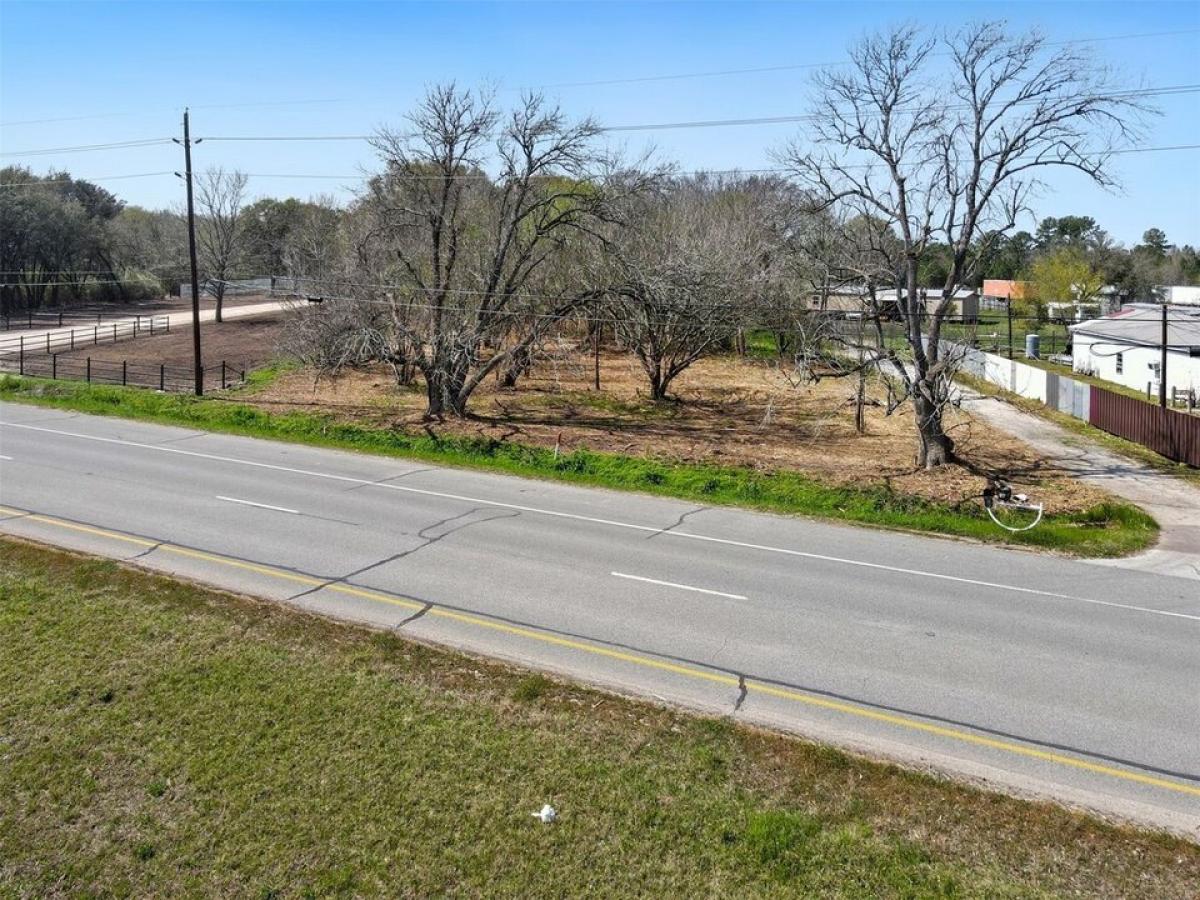 Picture of Residential Land For Sale in Crosby, Texas, United States