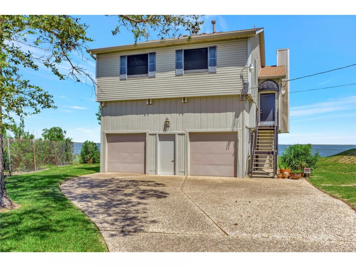 Picture of Home For Sale in La Porte, Texas, United States