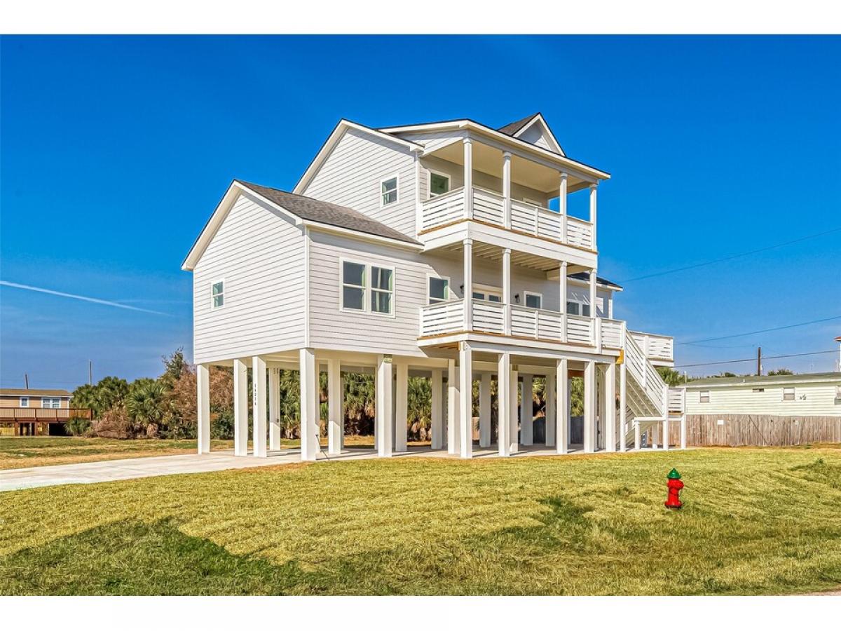 Picture of Home For Sale in Galveston, Texas, United States