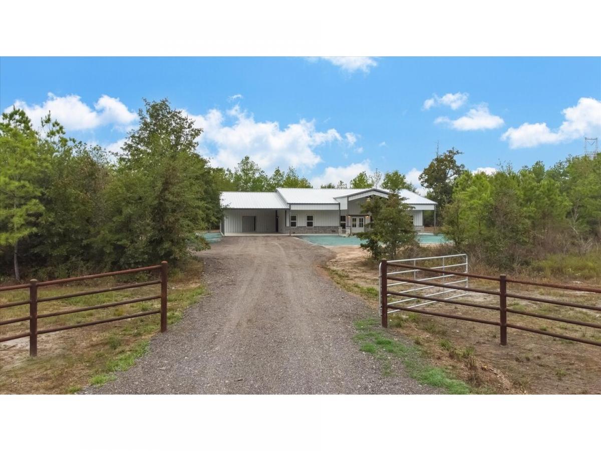 Picture of Home For Sale in Huntsville, Texas, United States