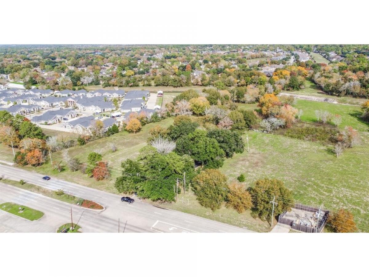 Picture of Residential Land For Sale in Friendswood, Texas, United States