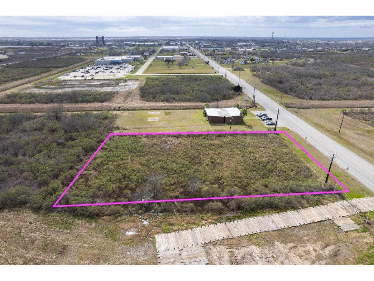 Picture of Home For Sale in Freeport, Texas, United States