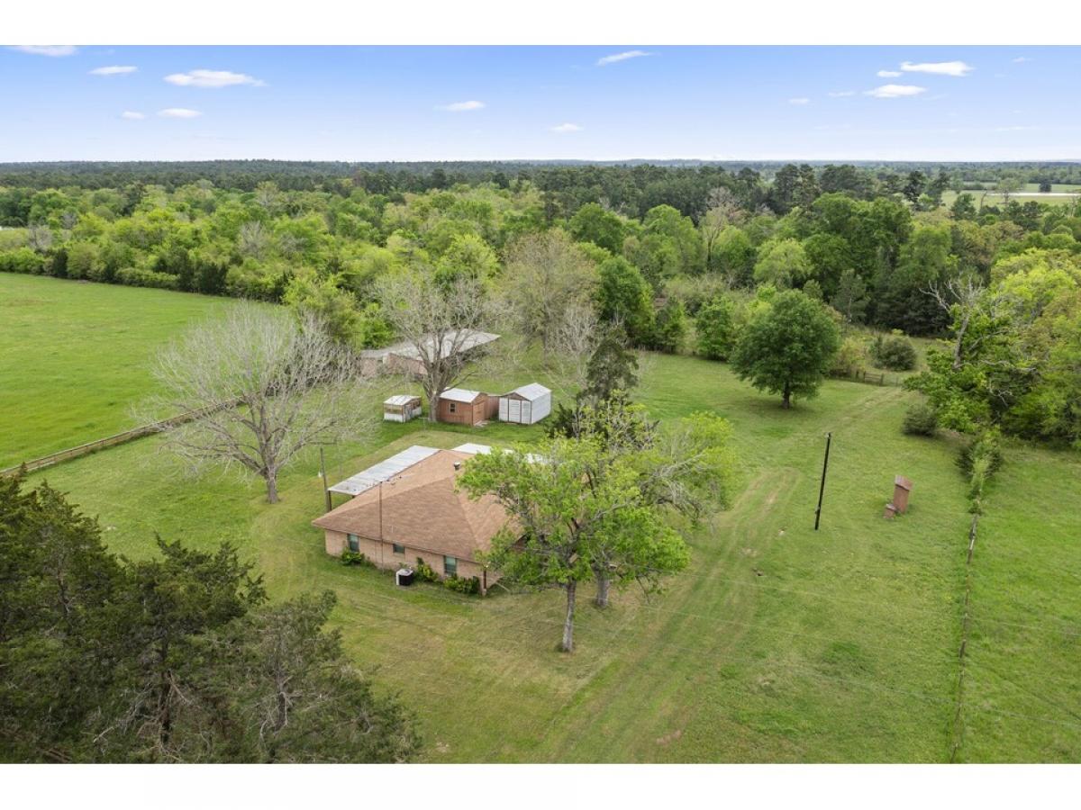 Picture of Home For Sale in Richards, Texas, United States