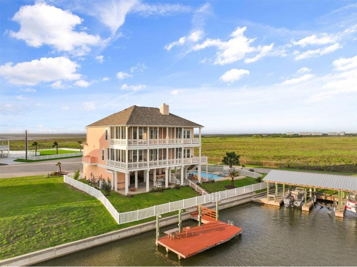 Picture of Home For Sale in Galveston, Texas, United States