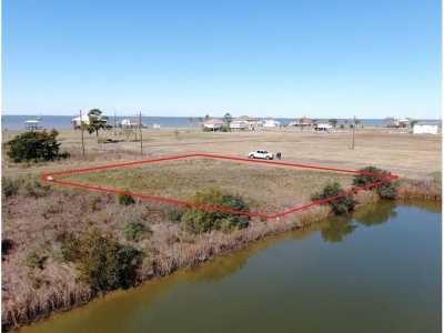 Home For Sale in Smith Point, Texas