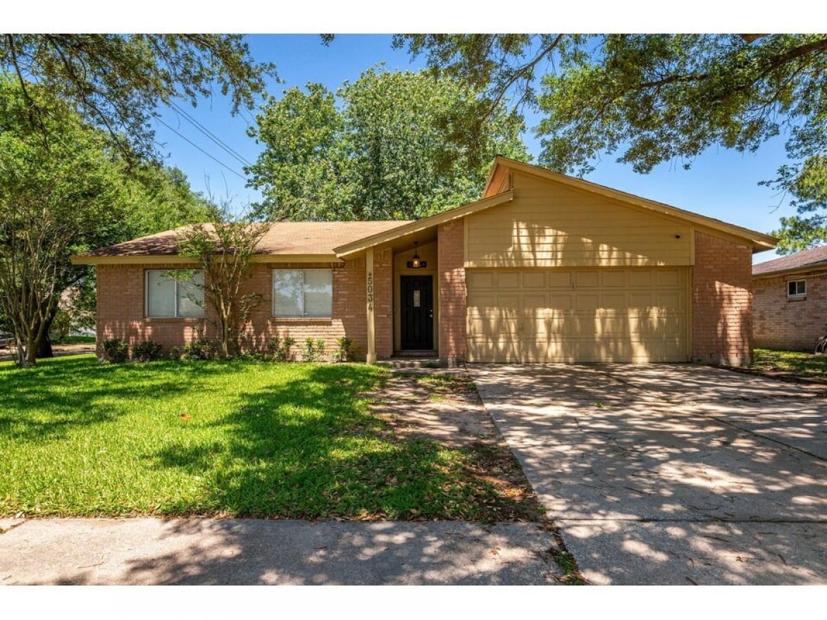 Picture of Home For Sale in La Porte, Texas, United States