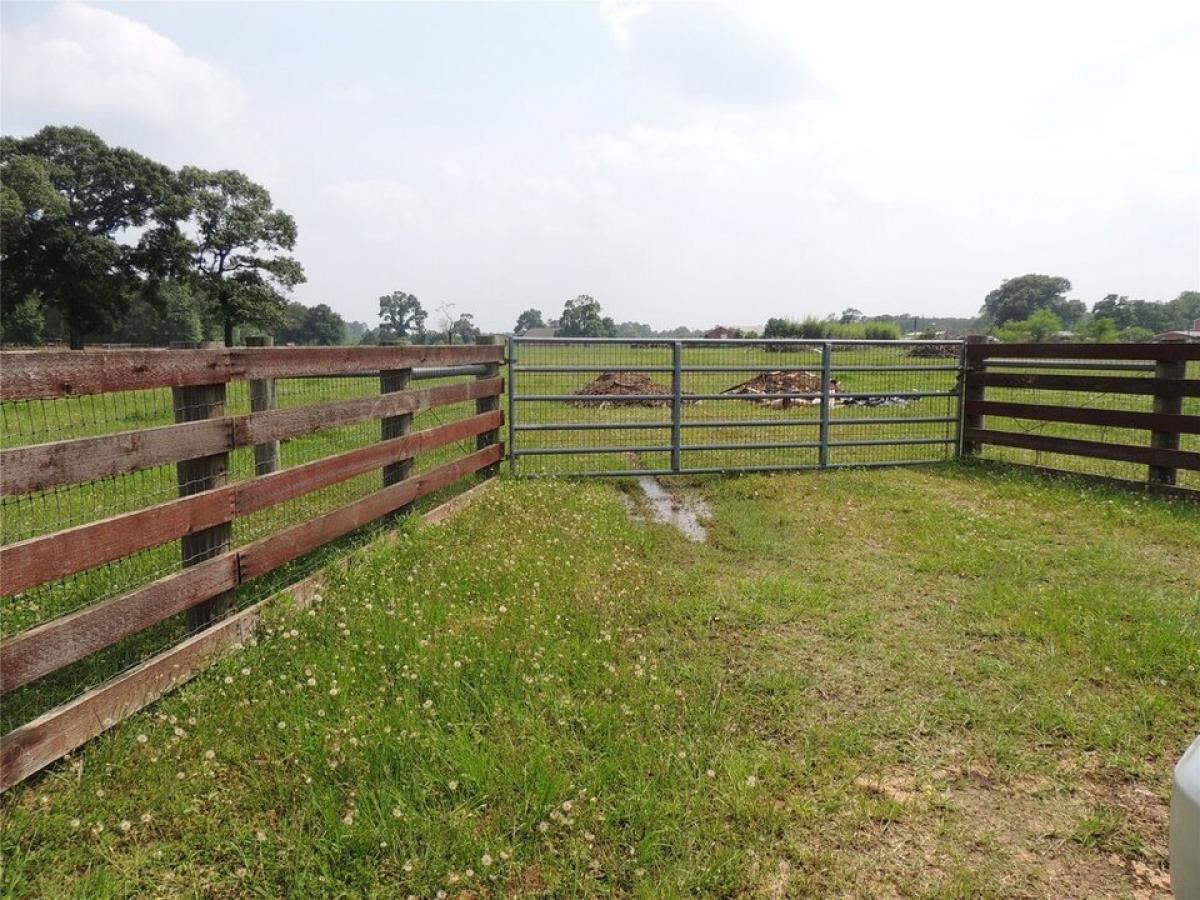 Picture of Residential Land For Sale in Waller, Texas, United States