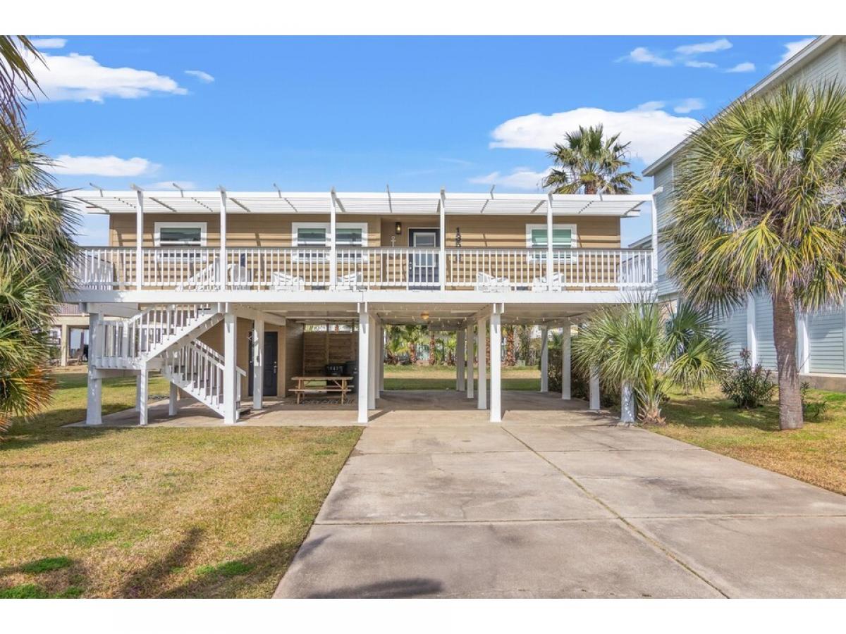 Picture of Home For Sale in Galveston, Texas, United States