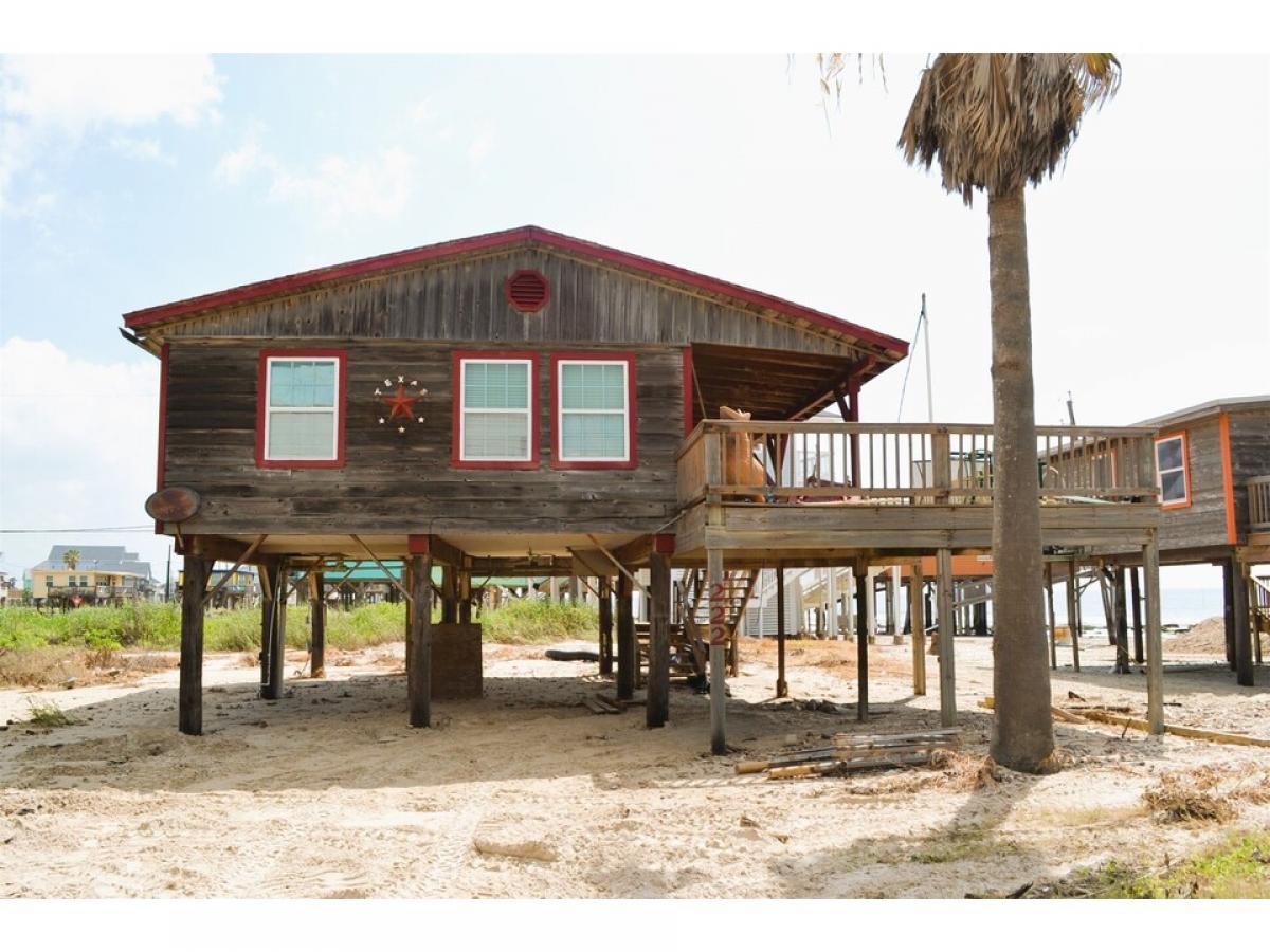 Picture of Home For Sale in Surfside Beach, Texas, United States