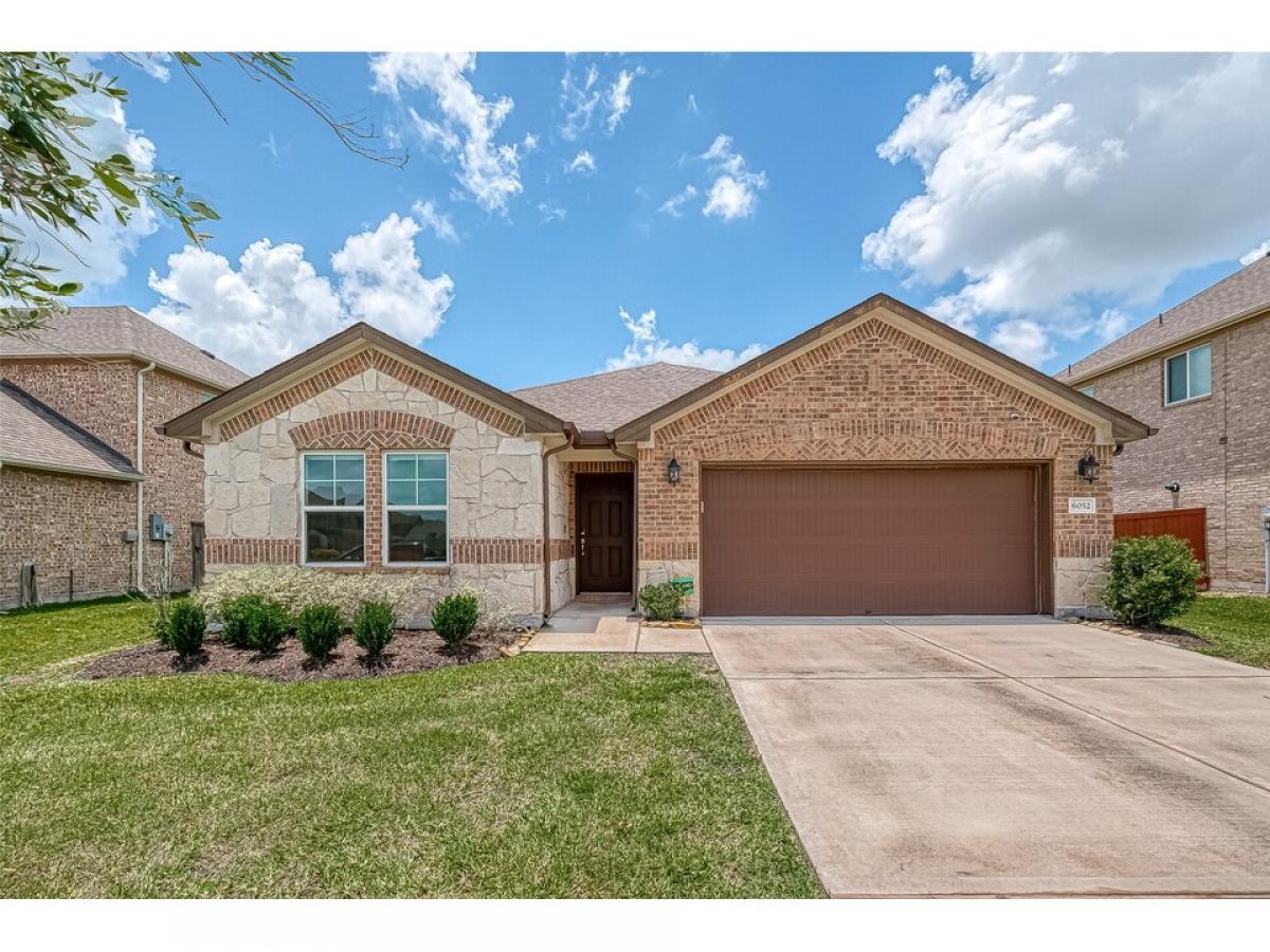 Picture of Home For Sale in Pearland, Texas, United States