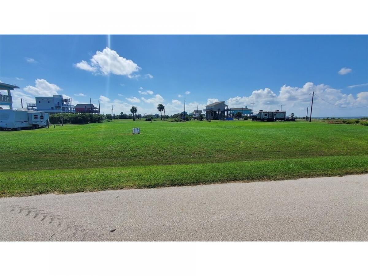 Picture of Residential Land For Sale in Gilchrist, Texas, United States