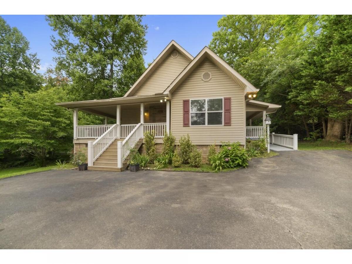 Picture of Home For Sale in Gatlinburg, Tennessee, United States