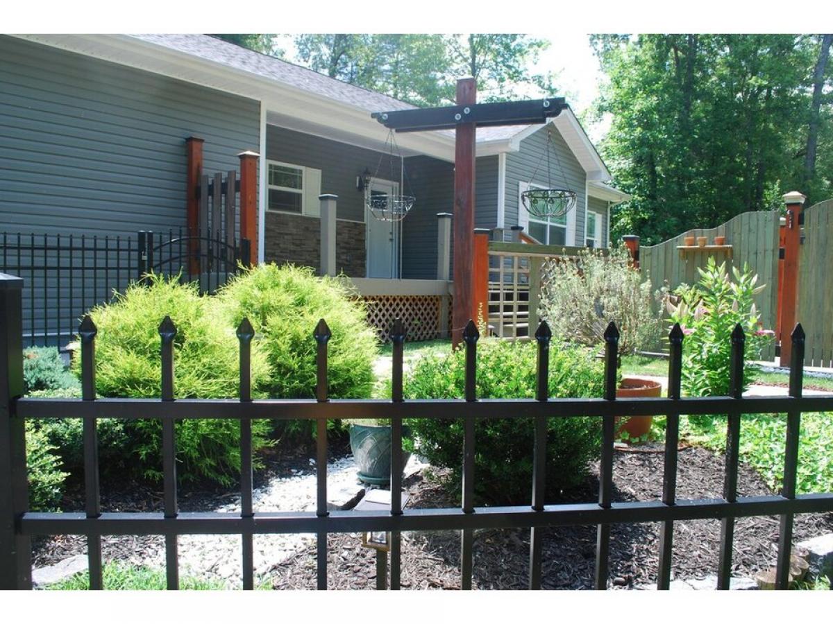 Picture of Home For Sale in Gatlinburg, Tennessee, United States