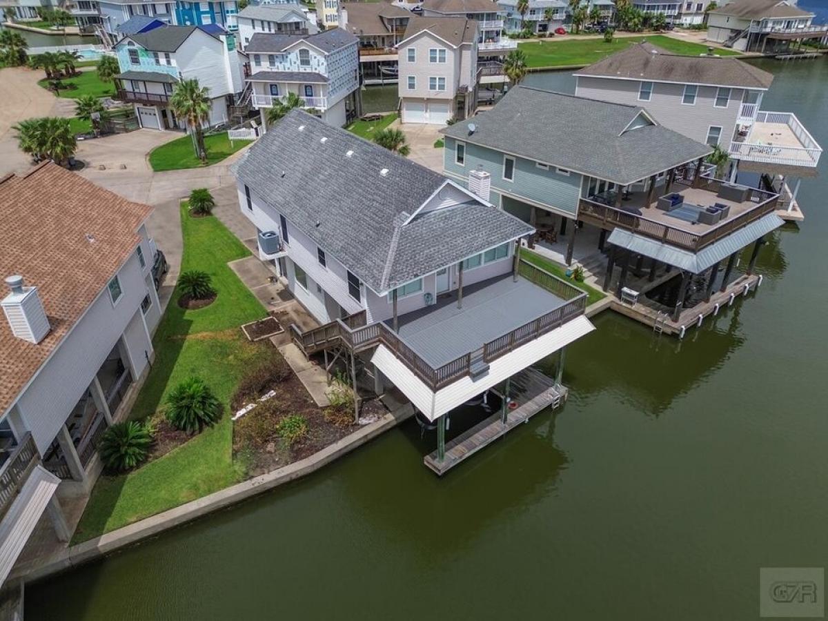 Picture of Home For Sale in Tiki Island, Texas, United States