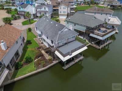 Home For Sale in Tiki Island, Texas