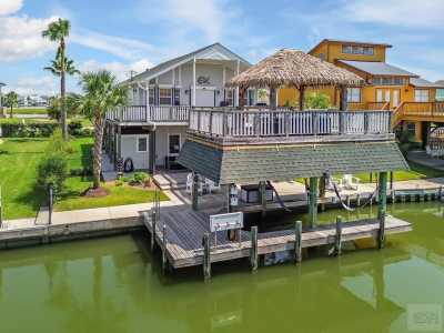 Home For Sale in Tiki Island, Texas