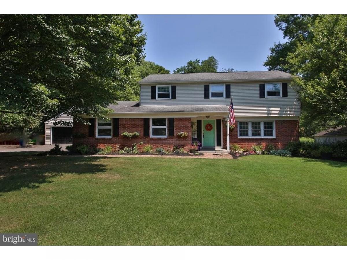 Picture of Home For Sale in Doylestown, Pennsylvania, United States