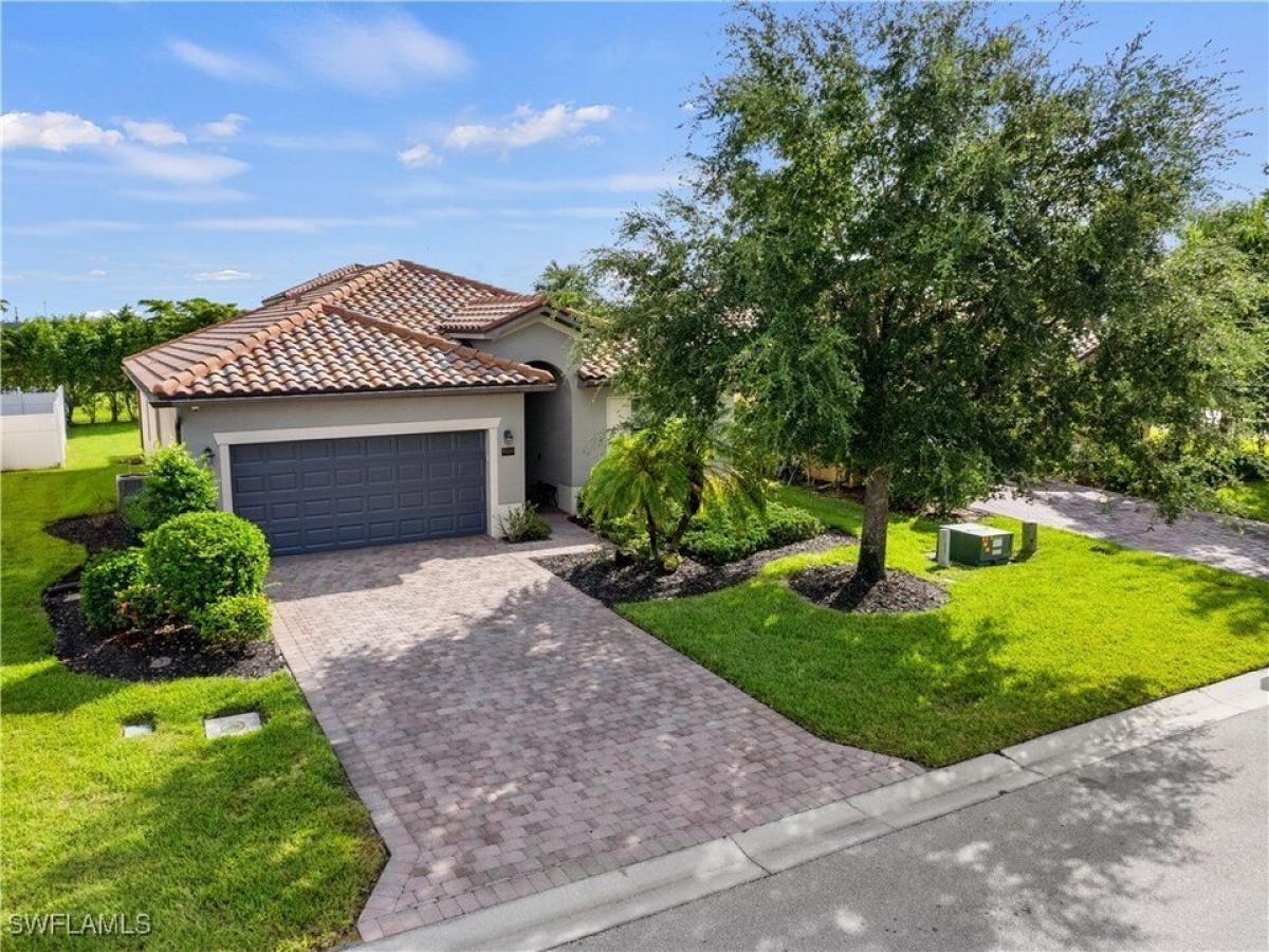 Picture of Home For Sale in Fort Myers, Florida, United States