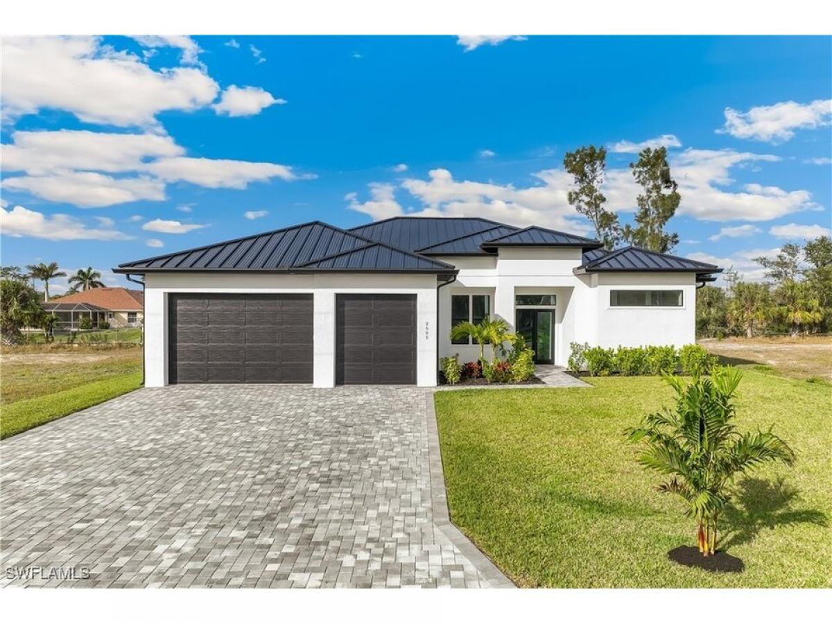 Picture of Home For Sale in Cape Coral, Florida, United States