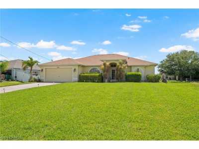 Home For Sale in Cape Coral, Florida