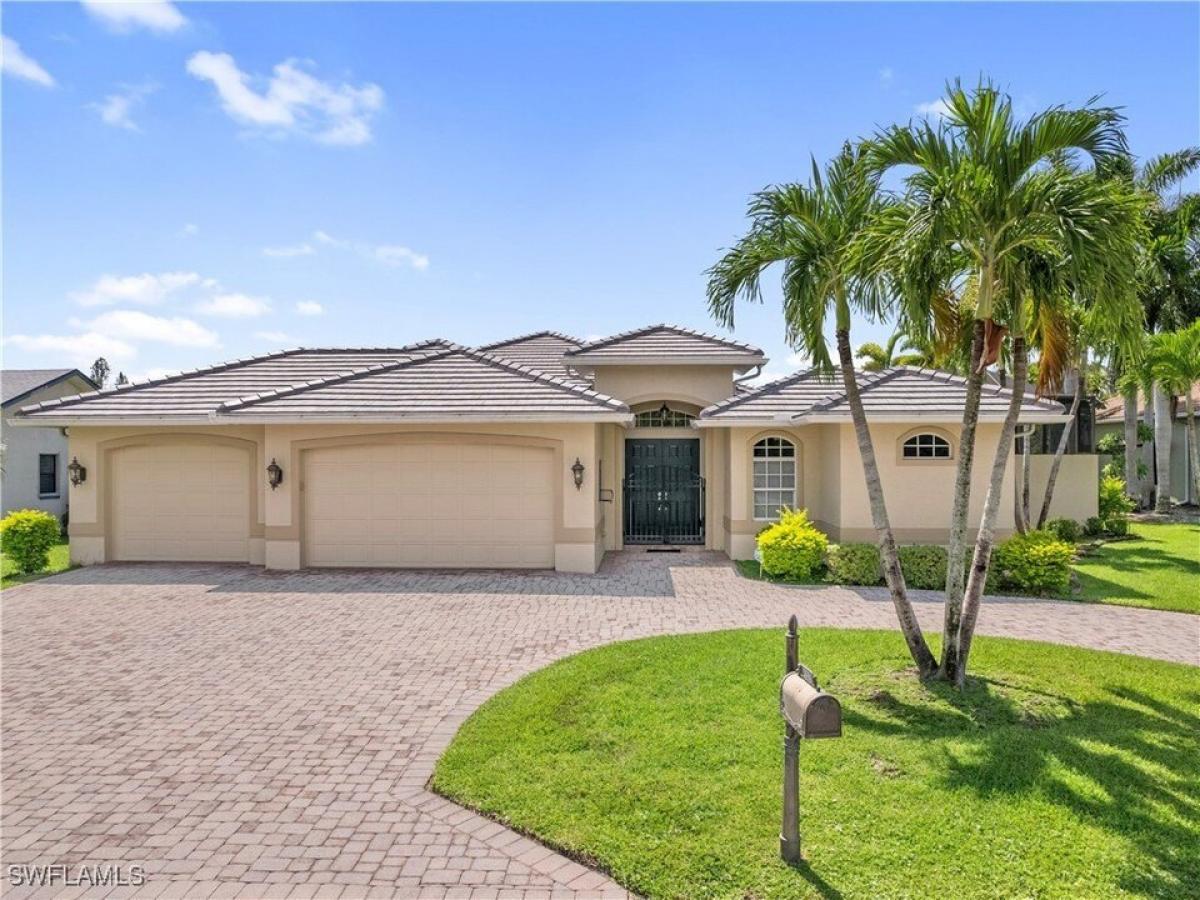 Picture of Home For Sale in Fort Myers, Florida, United States