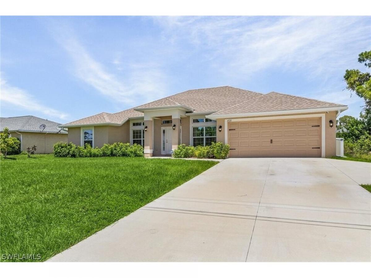 Picture of Home For Sale in Cape Coral, Florida, United States