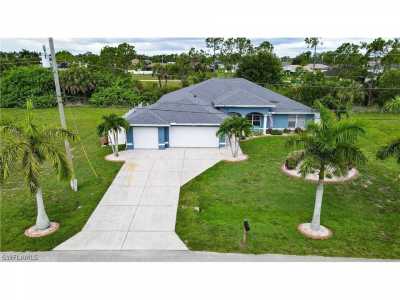 Home For Sale in Cape Coral, Florida