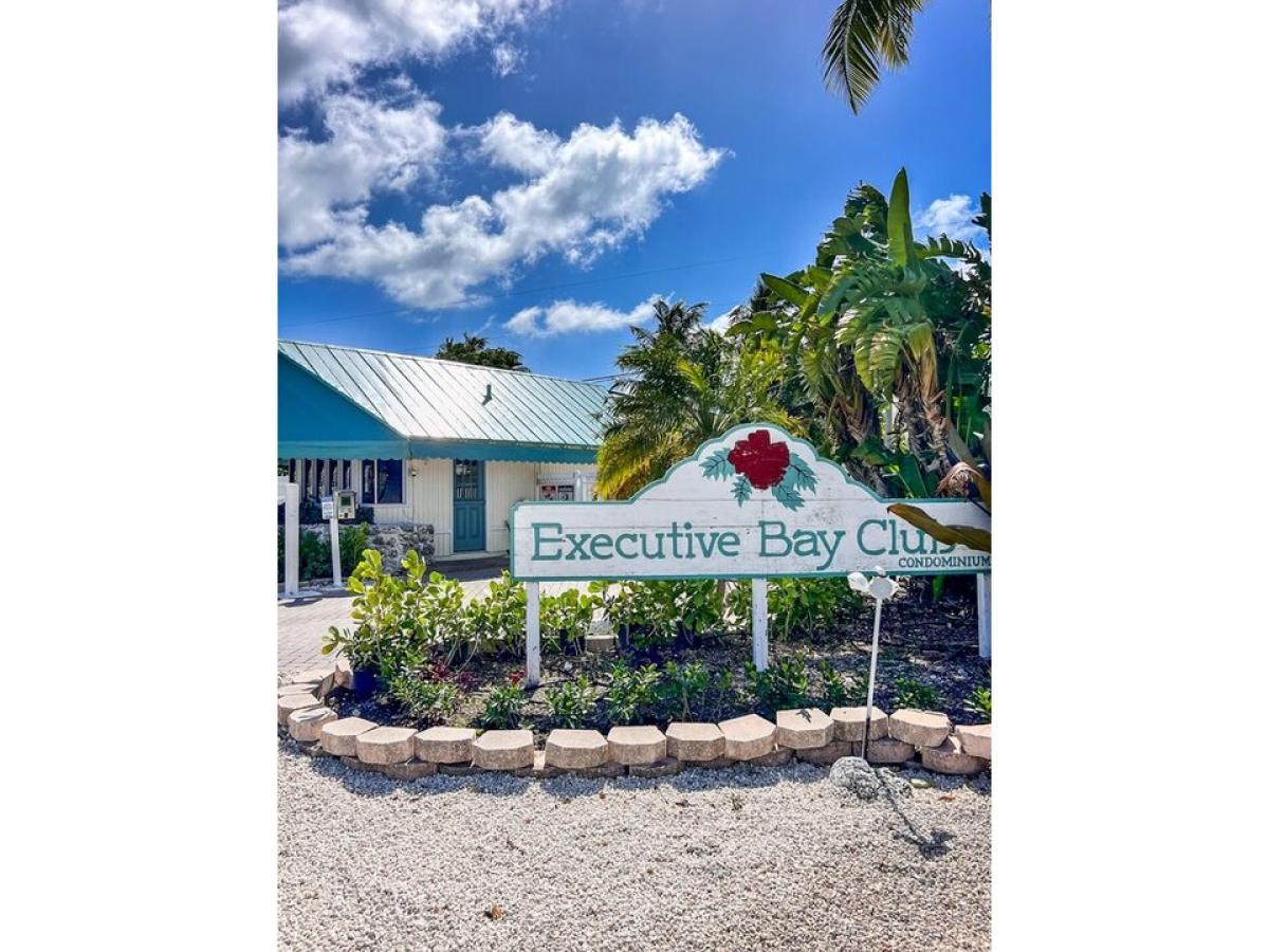 Picture of Home For Sale in Plantation Key, Florida, United States