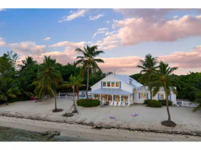 Home For Sale in Lower Matecumbe, Florida