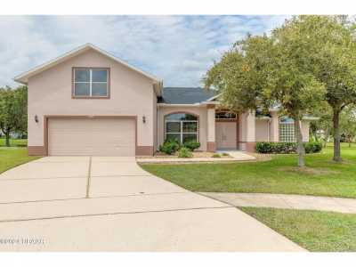 Home For Sale in Port Orange, Florida