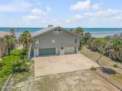 Home For Sale in New Smyrna Beach, Florida