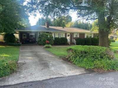 Home For Sale in Rutherfordton, North Carolina