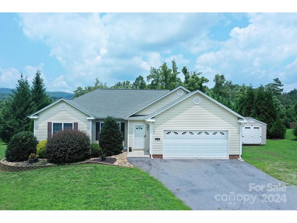 Picture of Home For Sale in Lenoir, North Carolina, United States